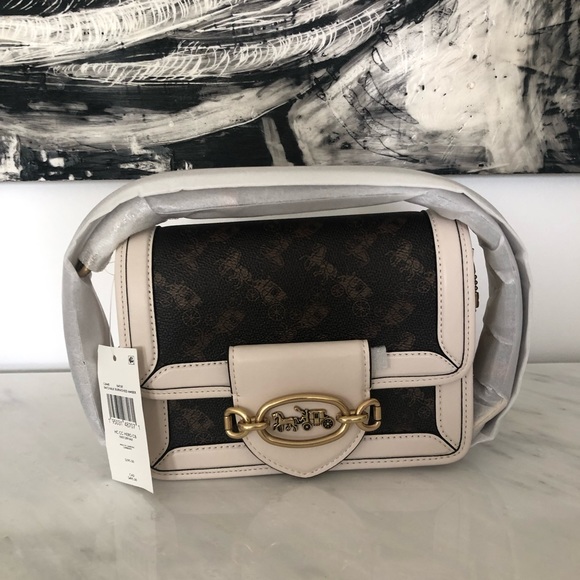 Hero Crossbody With Horse And Carriage Print - Picture 1 of 9